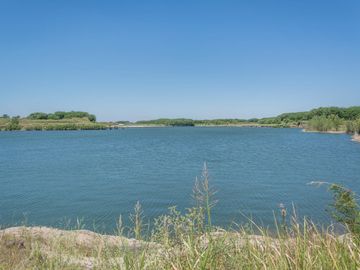 Casa en venta en Estancias del Pilar La Argentina con vista a la laguna