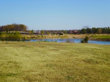 Casa en venta en Estancias del Pilar La Argentina con vista a la laguna