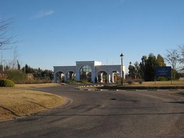Casa en venta en Estancias del Pilar La Argentina con vista a la laguna