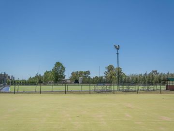 Casa en venta en Estancias del Pilar La Argentina con vista a la laguna