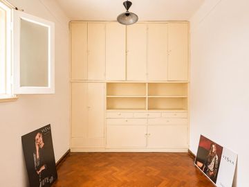 Venta: Departamento de dos dormitorios en pleno Centro. Rosario. Apto Crédito.