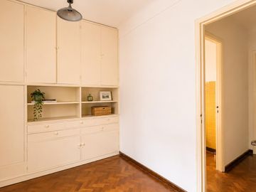 Venta: Departamento de dos dormitorios en pleno Centro. Rosario. Apto Crédito.
