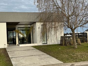 Casa en Pueblos del Plata Country Club