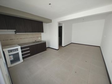VENTA VIVIENDA INTERNA EN ALBERDI. 2 DORM   COMODÍN. PATIO. TOTALMENTE ELÉCTRICA. APTO CRÉDITO. CONTADO O 36 CUOTAS