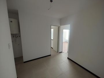VENTA VIVIENDA INTERNA EN ALBERDI. 2 DORM   COMODÍN. PATIO. TOTALMENTE ELÉCTRICA. APTO CRÉDITO. CONTADO O 36 CUOTAS