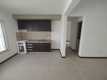 VENTA VIVIENDA INTERNA EN ALBERDI. 2 DORM   COMODÍN. PATIO. TOTALMENTE ELÉCTRICA. APTO CRÉDITO. CONTADO O 36 CUOTAS