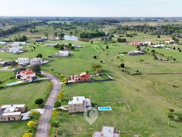 Terreno en Venta con salida a la laguna en El Campo. 2da Etapa. 1274 m2. Los Cardales