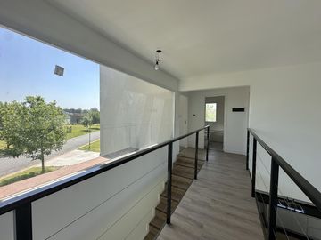 Excelente casa en Venta, Santa Isabel II, Maschwitz - Terminaciones de primer nivel, sol de tarde