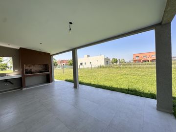 Excelente casa en Venta, Santa Isabel II, Maschwitz - Terminaciones de primer nivel, sol de tarde