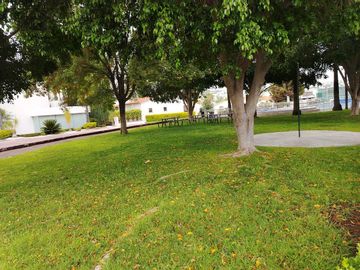 CASA EN VENTA EN JURIQUILLA DE UN PISO CON AMENIDADES