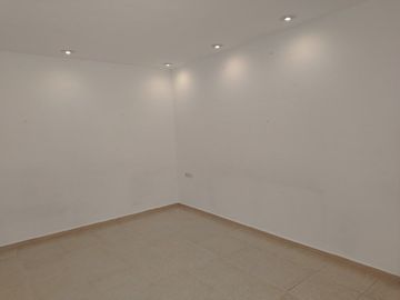 CASA EN VENTA EN JURIQUILLA DE UN PISO CON AMENIDADES