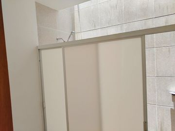 CASA EN VENTA EN JURIQUILLA DE UN PISO CON AMENIDADES