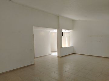 CASA EN VENTA EN JURIQUILLA DE UN PISO CON AMENIDADES