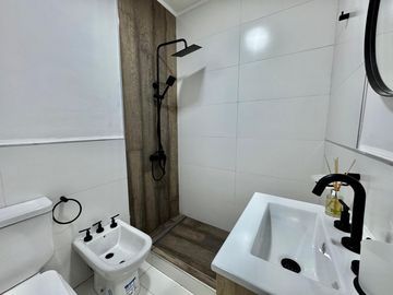 Departamento 2 ambientes a la calle