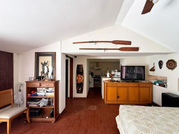 Casa en Venta sobre Av Francia - Apto Crédito