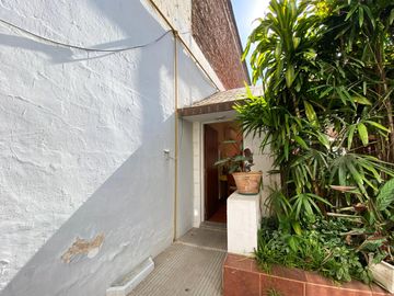 Casa en Venta sobre Av Francia - Apto Crédito