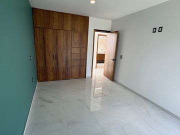 VEBTA DE CASA EN VALLE IMPERIAL DENTRO DEL COTO MAPLE