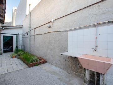 En venta casa PH 3 ambientes con entrada independiente, cochera, patio y terraza !