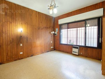 En venta casa PH 3 ambientes con entrada independiente, cochera, patio y terraza !