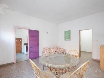 En venta casa PH 3 ambientes con entrada independiente, cochera, patio y terraza !