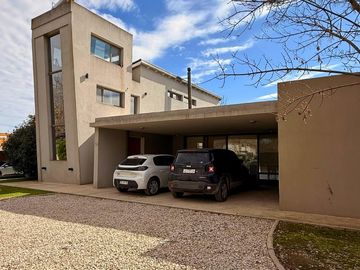 CASA 6 AMBIENTES, CHACRAS DE LA RESERVA, LOS CARDALES
