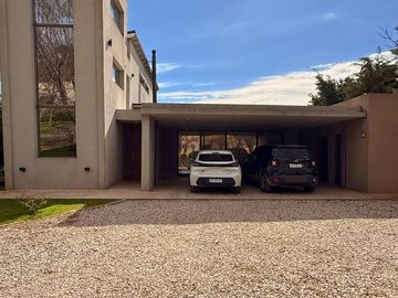 CASA 6 AMBIENTES, CHACRAS DE LA RESERVA, LOS CARDALES