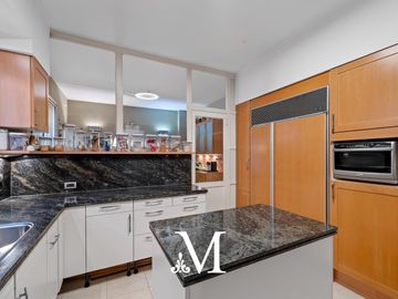 Piso - 262 M2 - 4 Dormitorios con dependencia - 2 Cocheras - Seguridad 24hs -  Palermo