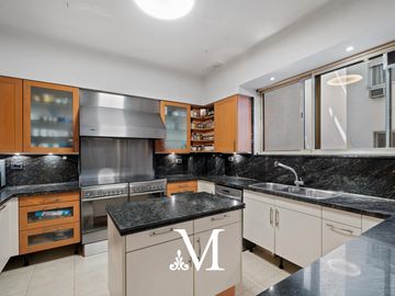 Piso - 262 M2 - 4 Dormitorios con dependencia - 2 Cocheras - Seguridad 24hs -  Palermo