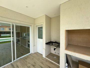 Casa en Alquiler, 5 Ambientes, en Haras Santa María, Escobar, GBA Norte