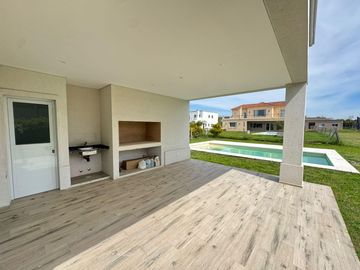 Casa en Alquiler, 5 Ambientes, en Haras Santa María, Escobar, GBA Norte