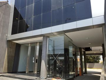 Alquiler de oficinas al frente y contrafrente, en Ramos Mejía - Diferentes pisos