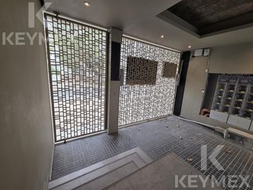Alquiler monoambiente plaza Belgrano con balcón