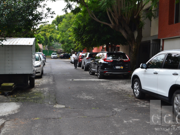 VIVE EN UNA FORTALEZA DENTRO DE LA CIUDAD, CASA EN RENTA EN COYOACAN