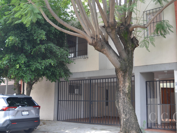 VIVE EN UNA FORTALEZA DENTRO DE LA CIUDAD, CASA EN RENTA EN COYOACAN