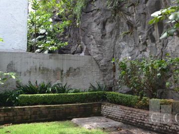 VIVE EN UNA FORTALEZA DENTRO DE LA CIUDAD, CASA EN RENTA EN COYOACAN