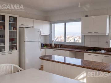 DEPARTAMENTO VENTA LOMAS DE NUÑEZ COCHERA BAULERA JARDIN