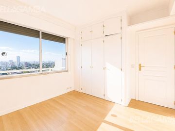 DEPARTAMENTO VENTA LOMAS DE NUÑEZ COCHERA BAULERA JARDIN