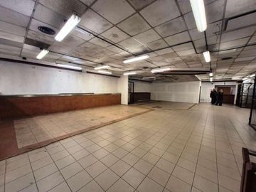 EXCELENTE LOCAL FOCO COMERCIAL - 2 PLANTAS - 756 m2