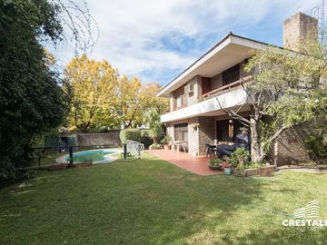 Venta - Casa 3 dormitorios con quincho y pileta - Fisherton, Rosario.