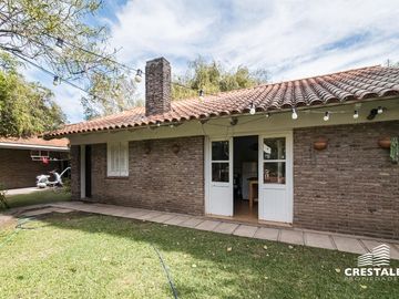 Venta - Casa 3 dormitorios con quincho y pileta - Fisherton, Rosario.