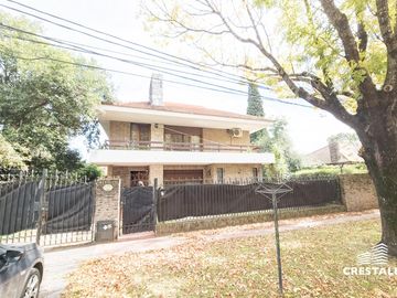 Venta - Casa 3 dormitorios con quincho y pileta - Fisherton, Rosario.