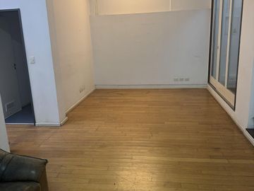 Elcano y Alvarez Tomas Lote 8,66 x 37 metros, construido Cubierto 458m2 - desc 122 m2 - total 580 m2