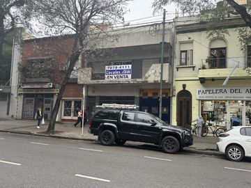 Elcano y Alvarez Tomas Lote 8,66 x 37 metros, construido Cubierto 458m2 - desc 122 m2 - total 580 m2
