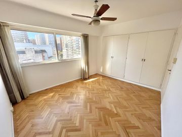 Depto 3 ambientes con balcón y vista abierta en alquiler - Martinez
