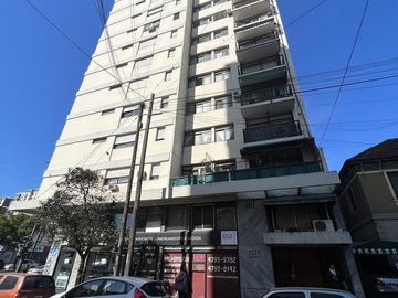 Depto 3 ambientes con balcón y vista abierta en alquiler - Martinez