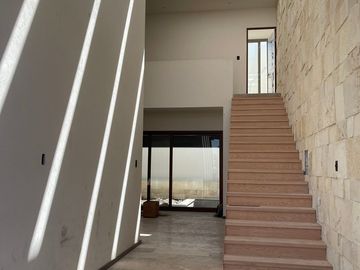 Espectacular casa en preventa La Loma Golf con alberca