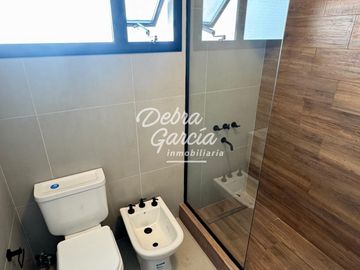 VENTA PH 2 AMB A ESTRENAR GAS NATURAL PATIO CON PARRILLA