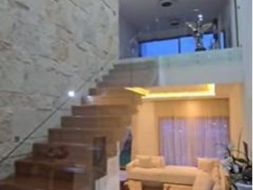 Casa en venta La Loma Golf con Alberca y espectaculares acabados