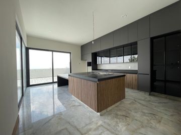 Espectacular casa en venta La Loma Golf