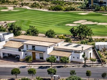 Espectacular Casa en venta La Loma Golf con alberca techada